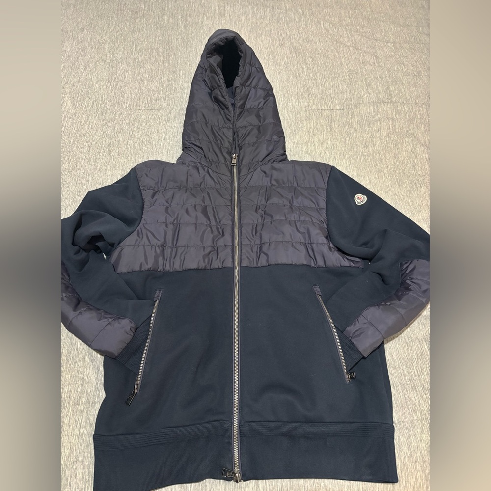 Men’s Authentic Moncler Navy Blue jacket in Size Large